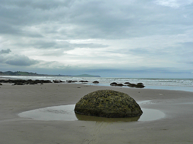 Moeraki boulders #1, Koekohe Beach, 2013